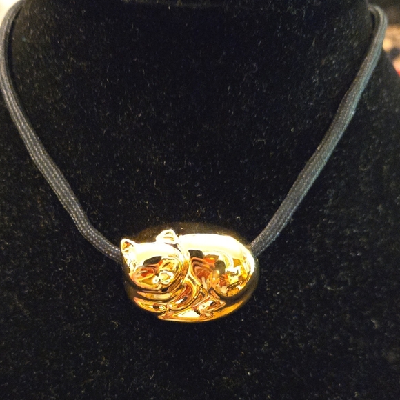 Puffed Cat Pendant Necklace - Picture 1 of 6